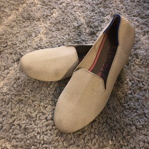 Used in good condition. Taupe Rothys.